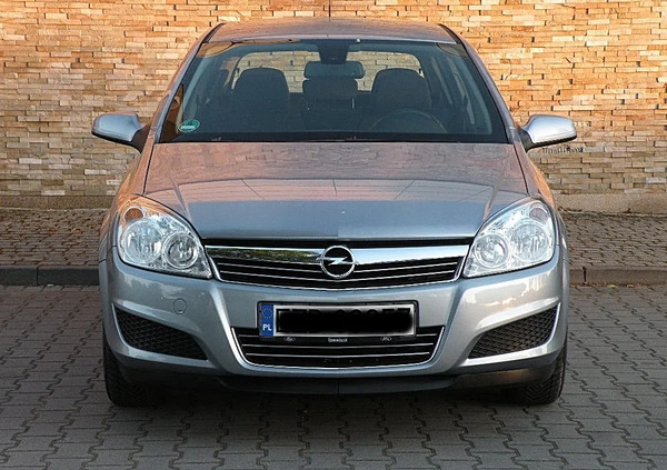 Opel Astra cena 15900 przebieg: 180300, rok produkcji 2009 z Raszków małe 497